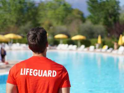 Campingplatz Gardasee mit Schwimmbad ohne Badekappe 4