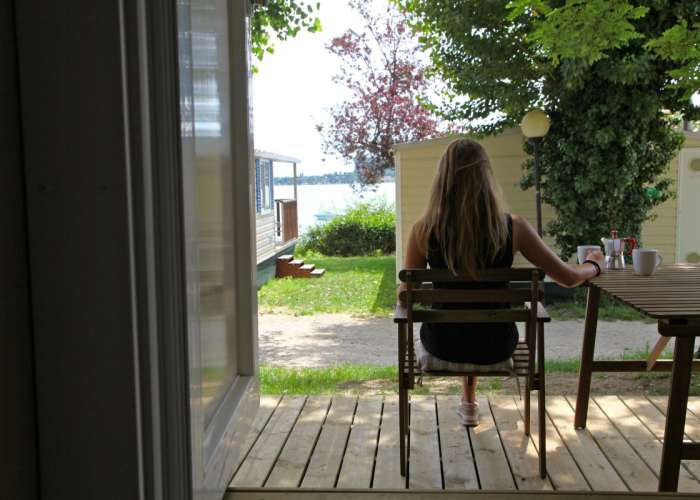 Campingplatz Glamping Gardasee mit Zelt mit Klimaanlage in der Naehe vom See 1