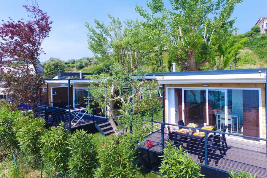 Campingplatz Gardasee mit Mobilheim mit Seeblick und überdachter Terrasse 6