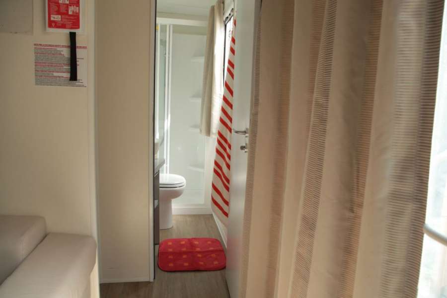 Campingplatz Gardasee mit Mobilheim 2 Schlafzimmer und Privatbad 10