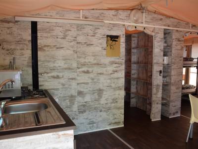 Campingplatz Glamping Gardasee mit Zelt mit Klimaanlage und Privatbad 19