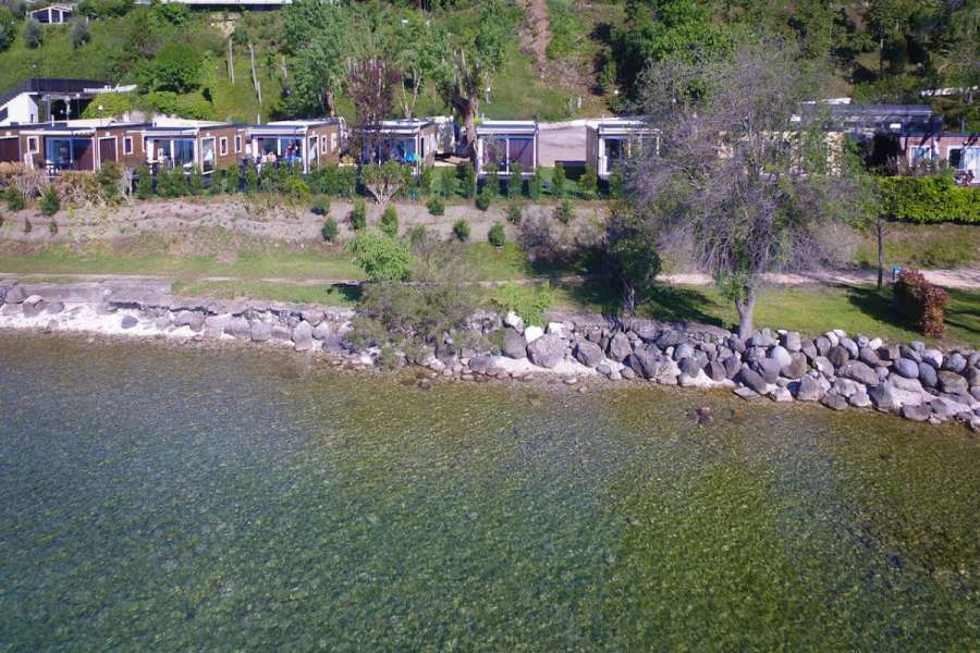 Campingplatz Gardasee mit Mobilheim mit Seeblick und überdachter Terrasse 19