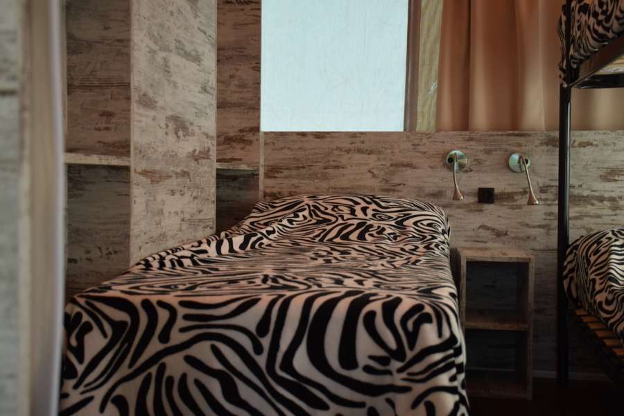 Campingplatz Glamping Gardasee mit Zelt mit Klimaanlage und Privatbad 8