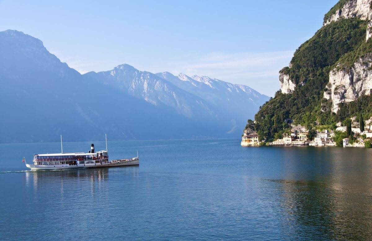 Fähre auf dem Gardasee