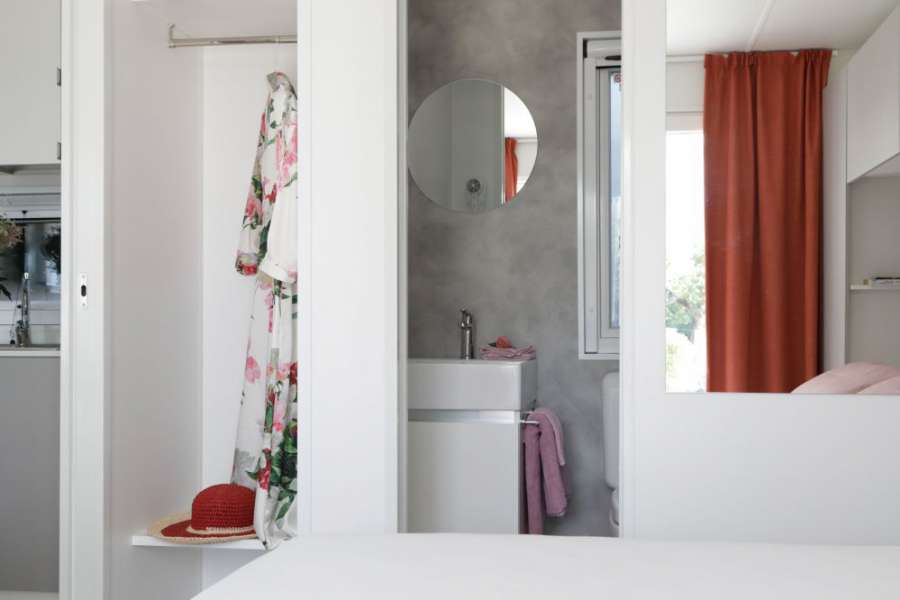 Camping Gardasee mit Mobilheim mit privatem Jacuzzi 8