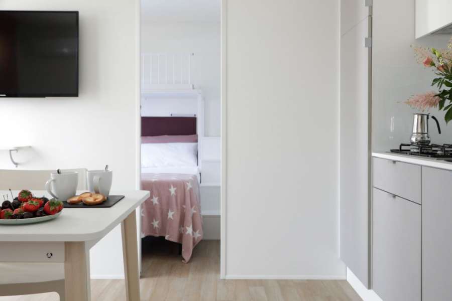 Camping Gardasee mit Mobilheim mit privatem Jacuzzi 4