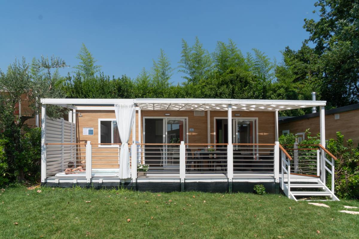 Camping Gardasee mit Glamping und Mobilheime mit Jacuzzi 