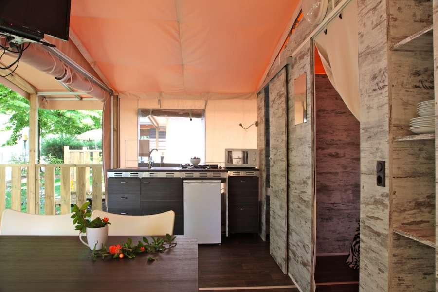 Campingplatz Glamping Gardasee mit Zelt mit Klimaanlage und Privatbad 5