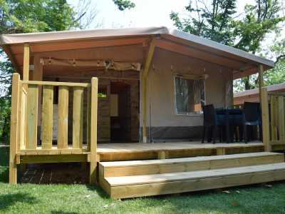 Campingplatz Glamping Gardasee mit Zelt mit Klimaanlage und Privatbad 
