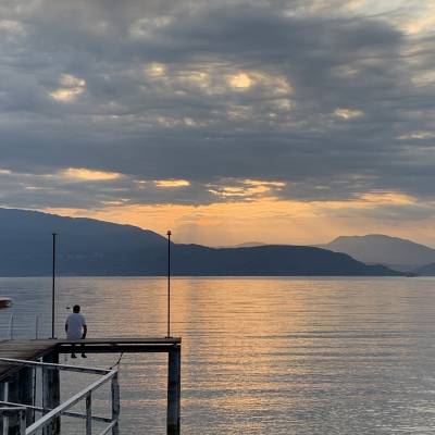Alba sul lago